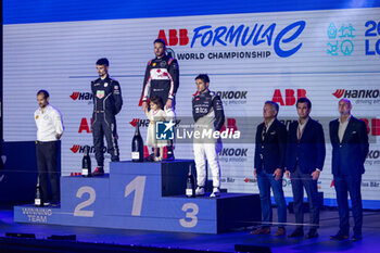 2024-07-21 - Podium, WEHRLEIN Pascal (ger), TAG HEUER Porsche Formula E Team, Porsche 99X Electric, ROWLAND Oliver (gbr), Nissan Formula E Team, Nissan e-4ORCE 04, EVANS Mitch (nzl), Jaguar TCS Racing, Jaguar I-Type 6, portrait during the 2024 Hankook London ePrix, 10th meeting of the 2023-24 ABB FIA Formula E World Championship, on the ExCeL London from June 18 to 21, 2024 in London, United Kingdom - 2024 FORMULA E LONDON EPRIX - FORMULA E - MOTORS