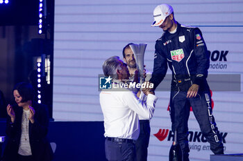 2024-07-21 - WEHRLEIN Pascal (ger), TAG HEUER Porsche Formula E Team, Porsche 99X Electric, portrait during the 2024 Hankook London ePrix, 10th meeting of the 2023-24 ABB FIA Formula E World Championship, on the ExCeL London from June 18 to 21, 2024 in London, United Kingdom - 2024 FORMULA E LONDON EPRIX - FORMULA E - MOTORS