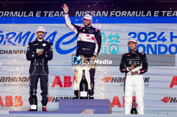 2024-07-21 - ROWLAND Oliver (gbr), Nissan Formula E Team, Nissan e-4ORCE 04, portrait VOLPE Tommaso, Nissan Global Motorsport director, portrait WEHRLEIN Pascal (ger), TAG HEUER Porsche Formula E Team, Porsche 99X Electric, portrait EVANS Mitch (nzl), Jaguar TCS Racing, Jaguar I-Type 6, portrait during the 2024 Hankook London ePrix, 10th meeting of the 2023-24 ABB FIA Formula E World Championship, on the ExCeL London from June 18 to 21, 2024 in London, United Kingdom - 2024 FORMULA E LONDON EPRIX - FORMULA E - MOTORS