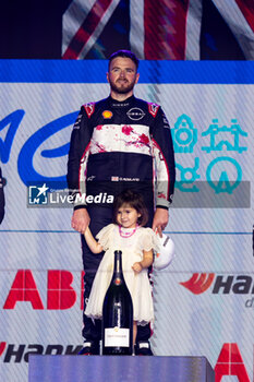 2024-07-21 - ROWLAND Oliver (gbr), Nissan Formula E Team, Nissan e-4ORCE 04, portrait during the 2024 Hankook London ePrix, 10th meeting of the 2023-24 ABB FIA Formula E World Championship, on the ExCeL London from June 18 to 21, 2024 in London, United Kingdom - 2024 FORMULA E LONDON EPRIX - FORMULA E - MOTORS