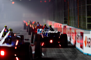 2024-07-21 - 22 ROWLAND Oliver (gbr), Nissan Formula E Team, Nissan e-4ORCE 04, action during the 2024 Hankook London ePrix, 10th meeting of the 2023-24 ABB FIA Formula E World Championship, on the ExCeL London from June 18 to 21, 2024 in London, United Kingdom - 2024 FORMULA E LONDON EPRIX - FORMULA E - MOTORS