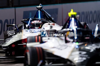 2024-07-21 - 09 EVANS Mitch (nzl), Jaguar TCS Racing, Jaguar I-Type 6, action during the 2024 Hankook London ePrix, 10th meeting of the 2023-24 ABB FIA Formula E World Championship, on the ExCeL London from June 18 to 21, 2024 in London, United Kingdom - 2024 FORMULA E LONDON EPRIX - FORMULA E - MOTORS