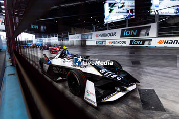 2024-07-21 - 37 CASSIDY Nick (nzl), Jaguar TCS Racing, Jaguar I-Type 6, action during the 2024 Hankook London ePrix, 10th meeting of the 2023-24 ABB FIA Formula E World Championship, on the ExCeL London from June 18 to 21, 2024 in London, United Kingdom - 2024 FORMULA E LONDON EPRIX - FORMULA E - MOTORS