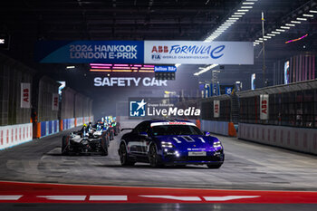 2024-07-21 - Safety Car during the 2024 Hankook London ePrix, 10th meeting of the 2023-24 ABB FIA Formula E World Championship, on the ExCeL London from June 18 to 21, 2024 in London, United Kingdom - 2024 FORMULA E LONDON EPRIX - FORMULA E - MOTORS