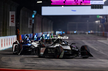 2024-07-21 - 37 CASSIDY Nick (nzl), Jaguar TCS Racing, Jaguar I-Type 6, action during the 2024 Hankook London ePrix, 10th meeting of the 2023-24 ABB FIA Formula E World Championship, on the ExCeL London from June 18 to 21, 2024 in London, United Kingdom - 2024 FORMULA E LONDON EPRIX - FORMULA E - MOTORS