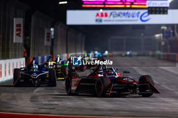 2024-07-21 - 94 WEHRLEIN Pascal (ger), TAG HEUER Porsche Formula E Team, Porsche 99X Electric, action during the 2024 Hankook London ePrix, 10th meeting of the 2023-24 ABB FIA Formula E World Championship, on the ExCeL London from June 18 to 21, 2024 in London, United Kingdom - 2024 FORMULA E LONDON EPRIX - FORMULA E - MOTORS