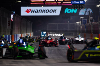 2024-07-21 - 23 FENESTRAZ Sacha (fra), Nissan Formula E Team, Nissan e-4ORCE 04, action during the 2024 Hankook London ePrix, 10th meeting of the 2023-24 ABB FIA Formula E World Championship, on the ExCeL London from June 18 to 21, 2024 in London, United Kingdom - 2024 FORMULA E LONDON EPRIX - FORMULA E - MOTORS