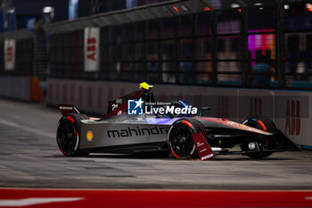 2024-07-21 - 21 DE VRIES Nyck (nld), Mahindra Racing, Mahindra M9Electro, action during the 2024 Hankook London ePrix, 10th meeting of the 2023-24 ABB FIA Formula E World Championship, on the ExCeL London from June 18 to 21, 2024 in London, United Kingdom - 2024 FORMULA E LONDON EPRIX - FORMULA E - MOTORS