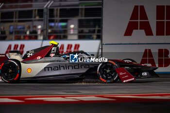 2024-07-21 - 21 DE VRIES Nyck (nld), Mahindra Racing, Mahindra M9Electro, action during the 2024 Hankook London ePrix, 10th meeting of the 2023-24 ABB FIA Formula E World Championship, on the ExCeL London from June 18 to 21, 2024 in London, United Kingdom - 2024 FORMULA E LONDON EPRIX - FORMULA E - MOTORS