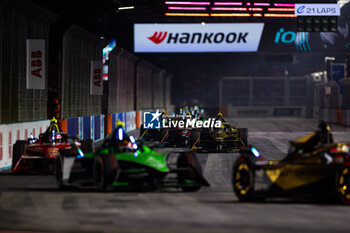 2024-07-21 - 02 VANDOORNE Stoffel (bel), DS Penske, DS E-Tense FE23, action during the 2024 Hankook London ePrix, 10th meeting of the 2023-24 ABB FIA Formula E World Championship, on the ExCeL London from June 18 to 21, 2024 in London, United Kingdom - 2024 FORMULA E LONDON EPRIX - FORMULA E - MOTORS