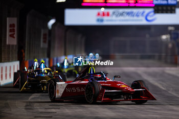 2024-07-21 - 22 ROWLAND Oliver (gbr), Nissan Formula E Team, Nissan e-4ORCE 04, action during the 2024 Hankook London ePrix, 10th meeting of the 2023-24 ABB FIA Formula E World Championship, on the ExCeL London from June 18 to 21, 2024 in London, United Kingdom - 2024 FORMULA E LONDON EPRIX - FORMULA E - MOTORS