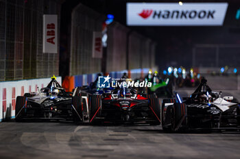 2024-07-21 - 94 WEHRLEIN Pascal (ger), TAG HEUER Porsche Formula E Team, Porsche 99X Electric, action during the 2024 Hankook London ePrix, 10th meeting of the 2023-24 ABB FIA Formula E World Championship, on the ExCeL London from June 18 to 21, 2024 in London, United Kingdom - 2024 FORMULA E LONDON EPRIX - FORMULA E - MOTORS