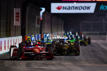 2024-07-21 - 02 VANDOORNE Stoffel (bel), DS Penske, DS E-Tense FE23, action during the 2024 Hankook London ePrix, 10th meeting of the 2023-24 ABB FIA Formula E World Championship, on the ExCeL London from June 18 to 21, 2024 in London, United Kingdom - 2024 FORMULA E LONDON EPRIX - FORMULA E - MOTORS