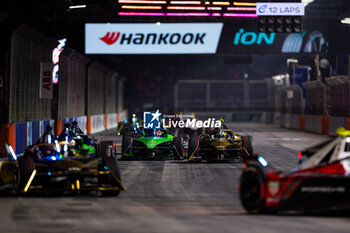 2024-07-21 - 02 VANDOORNE Stoffel (bel), DS Penske, DS E-Tense FE23, action during the 2024 Hankook London ePrix, 10th meeting of the 2023-24 ABB FIA Formula E World Championship, on the ExCeL London from June 18 to 21, 2024 in London, United Kingdom - 2024 FORMULA E LONDON EPRIX - FORMULA E - MOTORS