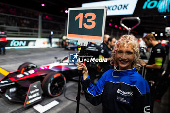 2024-07-21 - 13 DA COSTA Antonio Felix (prt), TAG HEUER Porsche Formula E Team, Porsche 99X Electric, grille de depart, starting grid during the 2024 Hankook London ePrix, 10th meeting of the 2023-24 ABB FIA Formula E World Championship, on the ExCeL London from June 18 to 21, 2024 in London, United Kingdom - 2024 FORMULA E LONDON EPRIX - FORMULA E - MOTORS