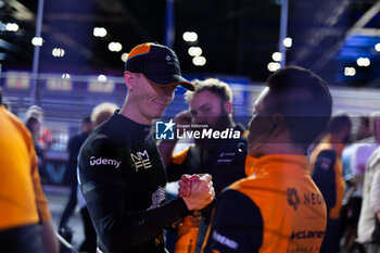 2024-07-21 - HUGHES Jake (gbr), NEOM McLaren Formula E Team, Nissan e-4ORCE 04, portrait during the 2024 Hankook London ePrix, 10th meeting of the 2023-24 ABB FIA Formula E World Championship, on the ExCeL London from June 18 to 21, 2024 in London, United Kingdom - 2024 FORMULA E LONDON EPRIX - FORMULA E - MOTORS