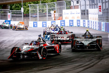 2024-07-21 - 94 WEHRLEIN Pascal (ger), TAG HEUER Porsche Formula E Team, Porsche 99X Electric, action during the 2024 Hankook London ePrix, 10th meeting of the 2023-24 ABB FIA Formula E World Championship, on the ExCeL London from June 18 to 21, 2024 in London, United Kingdom - 2024 FORMULA E LONDON EPRIX - FORMULA E - MOTORS