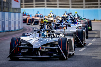 2024-07-21 - 37 CASSIDY Nick (nzl), Jaguar TCS Racing, Jaguar I-Type 6, action during the 2024 Hankook London ePrix, 10th meeting of the 2023-24 ABB FIA Formula E World Championship, on the ExCeL London from June 18 to 21, 2024 in London, United Kingdom - 2024 FORMULA E LONDON EPRIX - FORMULA E - MOTORS