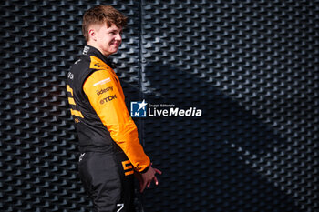 2024-11-05 - BARNARD Taylor (gbr), NEOM McLaren Formula E Team, Nissan e-4ORCE 05, portrait during the pre-season testing of the 2024-25 ABB FIA Formula E World Championship, on the Circuit del Jarama from November 5 to 8, 2024 in San Sebastián de los Reyes, Spain - 2025 FORMULA E PRE-SEASON TEST - FORMULA E - MOTORS