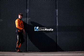 2024-11-05 - BARNARD Taylor (gbr), NEOM McLaren Formula E Team, Nissan e-4ORCE 05, portrait during the pre-season testing of the 2024-25 ABB FIA Formula E World Championship, on the Circuit del Jarama from November 5 to 8, 2024 in San Sebastián de los Reyes, Spain - 2025 FORMULA E PRE-SEASON TEST - FORMULA E - MOTORS