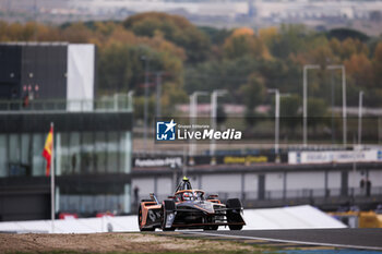 2024-11-05 - 05 BARNARD Taylor (gbr), NEOM McLaren Formula E Team, Nissan e-4ORCE 05, action during the pre-season testing of the 2024-25 ABB FIA Formula E World Championship, on the Circuit del Jarama from November 5 to 8, 2024 in San Sebastián de los Reyes, Spain - 2025 FORMULA E PRE-SEASON TEST - FORMULA E - MOTORS