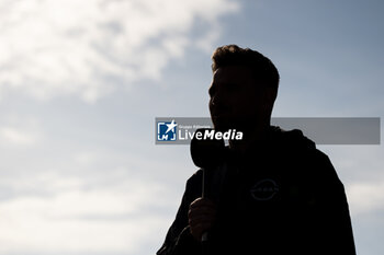 2024-11-05 - ROWLAND Oliver (gbr), Nissan Formula E Team, Nissan e-4ORCE 05, portrait during the pre-season testing of the 2024-25 ABB FIA Formula E World Championship, on the Circuit del Jarama from November 5 to 8, 2024 in San Sebastián de los Reyes, Spain - 2025 FORMULA E PRE-SEASON TEST - FORMULA E - MOTORS