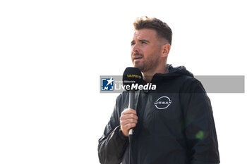 2024-11-05 - ROWLAND Oliver (gbr), Nissan Formula E Team, Nissan e-4ORCE 05, portrait during the pre-season testing of the 2024-25 ABB FIA Formula E World Championship, on the Circuit del Jarama from November 5 to 8, 2024 in San Sebastián de los Reyes, Spain - 2025 FORMULA E PRE-SEASON TEST - FORMULA E - MOTORS