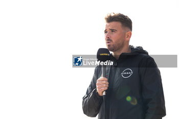 2024-11-05 - ROWLAND Oliver (gbr), Nissan Formula E Team, Nissan e-4ORCE 05, portrait during the pre-season testing of the 2024-25 ABB FIA Formula E World Championship, on the Circuit del Jarama from November 5 to 8, 2024 in San Sebastián de los Reyes, Spain - 2025 FORMULA E PRE-SEASON TEST - FORMULA E - MOTORS