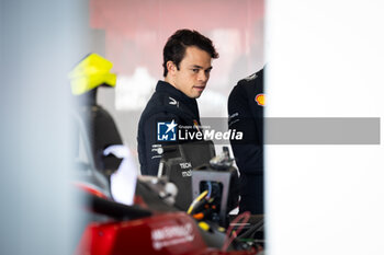 2024-11-05 - DE VRIES Nyck (nld), Mahindra Racing, Mahindra M11 Electro, portrait during the pre-season testing of the 2024-25 ABB FIA Formula E World Championship, on the Circuit del Jarama from November 5 to 8, 2024 in San Sebastián de los Reyes, Spain - 2025 FORMULA E PRE-SEASON TEST - FORMULA E - MOTORS