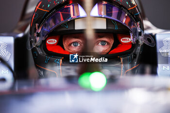 2024-11-07 - BIRD Sam (gbr), NEOM McLaren Formula E Team, Nissan e-4ORCE 05, portrait during the pre-season testing of the 2024-25 ABB FIA Formula E World Championship, on the Circuit del Jarama from November 5 to 8, 2024 in San Sebastián de los Reyes, Spain - 2025 FORMULA E PRE-SEASON TEST - FORMULA E - MOTORS