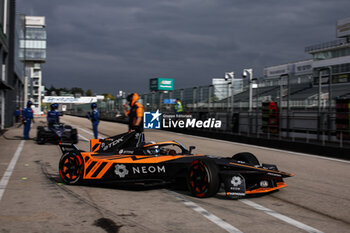 2024-11-07 - 08 BIRD Sam (gbr), NEOM McLaren Formula E Team, Nissan e-4ORCE 05, action during the pre-season testing of the 2024-25 ABB FIA Formula E World Championship, on the Circuit del Jarama from November 5 to 8, 2024 in San Sebastián de los Reyes, Spain - 2025 FORMULA E PRE-SEASON TEST - FORMULA E - MOTORS