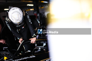 2024-11-07 - VERGNE Jean-Eric (fra), DS Penske, DS E-Tense FE25, portrait during the pre-season testing of the 2024-25 ABB FIA Formula E World Championship, on the Circuit del Jarama from November 5 to 8, 2024 in San Sebastián de los Reyes, Spain - 2025 FORMULA E PRE-SEASON TEST - FORMULA E - MOTORS