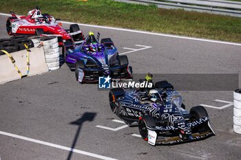 2024-11-07 - 37 CASSIDY Nick (nzl), Jaguar TCS Racing, Jaguar I-Type 7, action and 13 DA COSTA Antonio Felix (prt), TAG Heuer Porsche Formula E Team, Porsche 99X Electric, action during the pre-season testing of the 2024-25 ABB FIA Formula E World Championship, on the Circuit del Jarama from November 5 to 8, 2024 in San Sebastián de los Reyes, Spain - 2025 FORMULA E PRE-SEASON TEST - FORMULA E - MOTORS