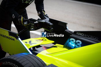 2024-11-07 - 33 TICKTUM Dan (gbr), Kiro Race Co, Porsche 99X Electric, action, pit boost during the pre-season testing of the 2024-25 ABB FIA Formula E World Championship, on the Circuit del Jarama from November 5 to 8, 2024 in San Sebastián de los Reyes, Spain - 2025 FORMULA E PRE-SEASON TEST - FORMULA E - MOTORS