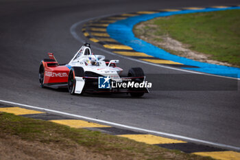 2024-11-07 - 27 DENNIS Jake (gbr), Andretti Formula E, Porsche 99X Electric, action during the pre-season testing of the 2024-25 ABB FIA Formula E World Championship, on the Circuit del Jarama from November 5 to 8, 2024 in San Sebastián de los Reyes, Spain - 2025 FORMULA E PRE-SEASON TEST - FORMULA E - MOTORS