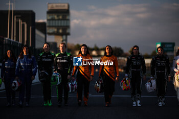 2024-11-07 - POWELL Alice (ger), Envision Racing, Jaguar I-Type 7, portrait PALMOWSKI Alisha (ger), Envision Racing, Jaguar I-Type 7, portrait, CHADWICK Jamie (ger), Jaguar TCS Racing, Jaguar I-Type 7, portrait, WADOUX Lilou (fra), Jaguar TCS Racing, Jaguar I-Type 7, portrait BUSTAMENTE Bianca (phi), NEOM McLaren Formula E Team, Nissan e-4ORCE 05, portrait LLOYD Ella (gbr), NEOM McLaren Formula E Team, Nissan e-4ORCE 05, portrait and during the pre-season testing of the 2024-25 ABB FIA Formula E World Championship, on the Circuit del Jarama from November 5 to 8, 2024 in San Sebastián de los Reyes, Spain - 2025 FORMULA E PRE-SEASON TEST - FORMULA E - MOTORS