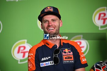 24/10/2024 - Press conference before PT Thailand Grand Prix of MotoGP at Chang International Circuit. October 24, 2024 In picture: Brad Binder Rueda de prensa previa al Gran Premio de MotoGP de Thailandia en el Circuito Internacional de Chang. 24 de Octubre de 2024 POOL/ MotoGP.com / Cordon Press Images will be for editorial use only. Mandatory credit: ?MotoGP.com Cordon Press Cordon Press Cordon Press - PRESS CONFERENCE MOTOGP THAILAND GRAND PRIX - MOTOGP - MOTORI