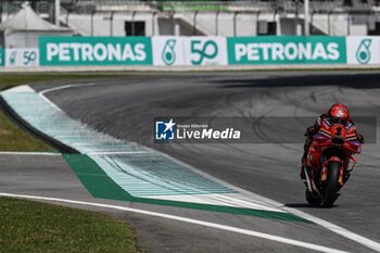 2024-11-01 - Free practice for Petronas Grand Prix of Malaysia of MotoGP at Sepang Circuit. November 01 2024 In picture: Francesco Bagnaia Entrenamientos libres del Gran Premio de MotoGP de Malasia en el Circuito Internacional de Sepang. 01 de Noviembre de 2024 POOL/ MotoGP.com / Cordon Press Images will be for editorial use only. Mandatory credit: ?MotoGP.com Cordon Press - FREE PRACTICE MOTOGP GRAND PRIX OF MALAYSIA - MOTOGP - MOTORS