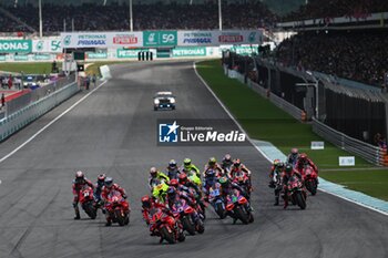 2024-11-03 - Races of Petronas Grand Prix of Malaysia of MotoGP at Sepang Circuit. November 03 2024 In picture: start race Carreras del Gran Premio de MotoGP de Malasia en el Circuito Internacional de Sepang. 03 de Noviembre de 2024 POOL/ MotoGP.com / Cordon Press Images will be for editorial use only. Mandatory credit: ?MotoGP.com Cordon Press - RACES MOTOGP GRAND PRIX OF MALAYSIA - MOTOGP - MOTORS