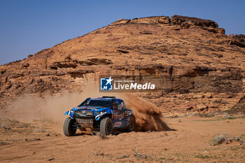 2024-01-06 - 229 BAUD Lionel (fra), BAUD Lucie (fra), Overdrive Racing, Toyota Hilux, FIA Ultimate, FIA W2RC, action during the Stage 1 of the Dakar 2024 on January 6, 2024 between Al-Ula and Al Henakiyah, Saudi Arabia - DAKAR 2024 - STAGE 1 - RALLY - MOTORS