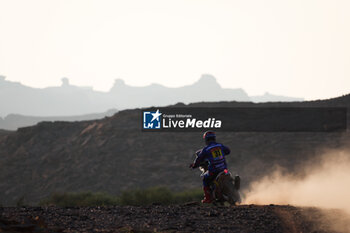 2024-01-06 - 31 GIEMZA Maciej (pol), Orlen Team, Husqvarna, Moto, action during the Stage 1 of the Dakar 2024 on January 6, 2024 between Al-Ula and Al Henakiyah, Saudi Arabia - DAKAR 2024 - STAGE 1 - RALLY - MOTORS