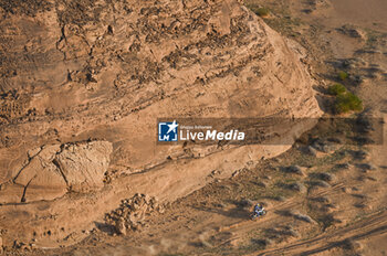 2024-01-06 - 01 BENAVIDES LUCIANO (arg), Husqvarna Factory Racing, Husqvarna, Moto, action during the Stage 1 of the Dakar 2024 on January 6, 2024 between Al-Ula and Al Henakiyah, Saudi Arabia - DAKAR 2024 - STAGE 1 - RALLY - MOTORS