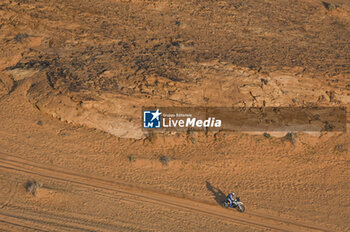 2024-01-06 - 01 BENAVIDES LUCIANO (arg), Husqvarna Factory Racing, Husqvarna, Moto, action during the Stage 1 of the Dakar 2024 on January 6, 2024 between Al-Ula and Al Henakiyah, Saudi Arabia - DAKAR 2024 - STAGE 1 - RALLY - MOTORS