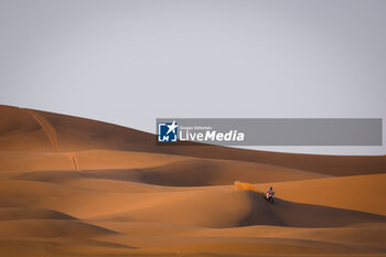 2024-01-07 - 46 BRANCH Ross (bwa), Hero Motorsports Team Rally, Hero, Motul, Moto, FIM W2RC, action during the Stage 2 of the Dakar 2024 on January 7, 2024 between Al Henakiyah and Al Duwadimi, Saudi Arabia - DAKAR 2024 - STAGE 2 - RALLY - MOTORS