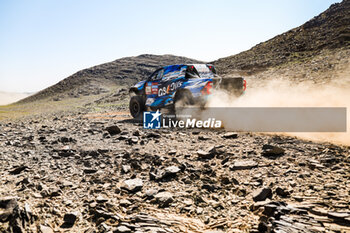 2024-01-08 - 229 BAUD Lionel (fra), BAUD Lucie (fra), Overdrive Racing, Toyota Hilux, FIA Ultimate, FIA W2RC, action during the Stage 3 of the Dakar 2024 on January 8, 2024 between Al Duwadimi and Al Salamiya, Saudi Arabia - DAKAR 2024 - STAGE 3 - RALLY - MOTORS