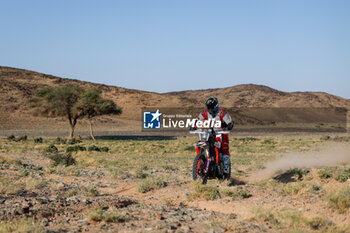 2024-01-08 - 46 BRANCH Ross (bwa), Hero Motorsports Team Rally, Hero, Motul, Moto, FIM W2RC, action during the Stage 3 of the Dakar 2024 on January 8, 2024 between Al Duwadimi and Al Salamiya, Saudi Arabia - DAKAR 2024 - STAGE 3 - RALLY - MOTORS