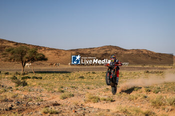 2024-01-08 - 47 BENAVIDES Kevin (arg), Red Bull KTM Factory Racing, KTM, Moto, action during the Stage 3 of the Dakar 2024 on January 8, 2024 between Al Duwadimi and Al Salamiya, Saudi Arabia - DAKAR 2024 - STAGE 3 - RALLY - MOTORS