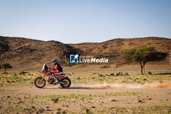 2024-01-08 - 28 DOVEZE Mathieu (fra), BAS World KTM Racing Team, KTM, Moto, FIM W2RC, action during the Stage 3 of the Dakar 2024 on January 8, 2024 between Al Duwadimi and Al Salamiya, Saudi Arabia - DAKAR 2024 - STAGE 3 - RALLY - MOTORS