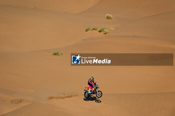 2024-01-08 - 02 PRICE Toby (aus), Red Bull KTM Factory Racing, KTM, Moto, action during the Stage 3 of the Dakar 2024 on January 8, 2024 between Al Duwadimi and Al Salamiya, Saudi Arabia - DAKAR 2024 - STAGE 3 - RALLY - MOTORS