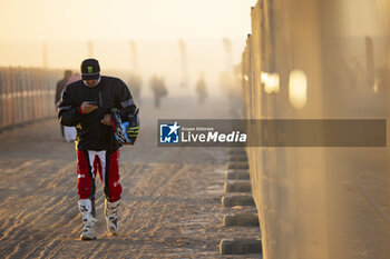 2024-01-08 - BRANCH Ross (bwa), Hero Motorsports Team Rally, Hero, Motul, Moto, FIM W2RC, portrait during the Stage 3 of the Dakar 2024 on January 8, 2024 between Al Duwadimi and Al Salamiya, Saudi Arabia - DAKAR 2024 - STAGE 3 - RALLY - MOTORS
